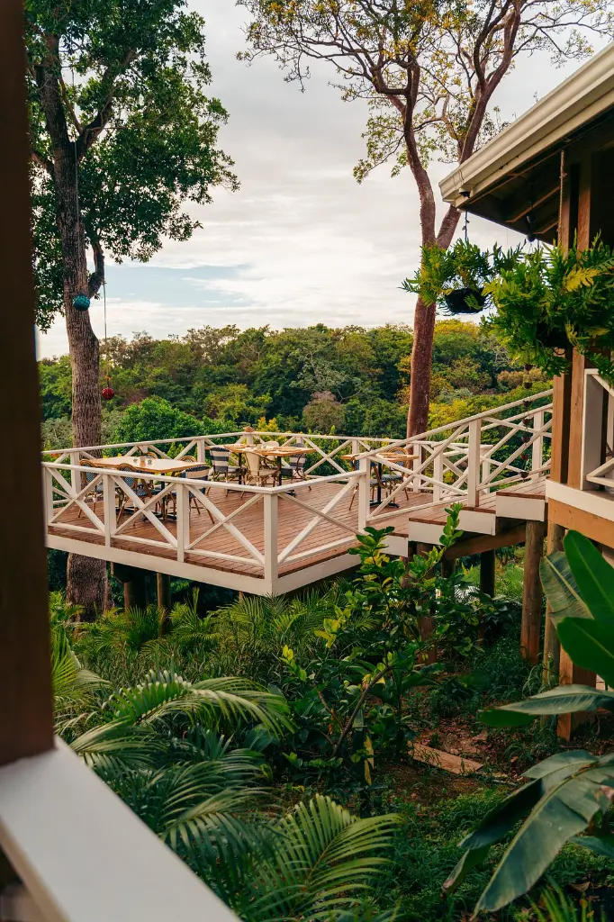 blue-roatan-resort (1).webp