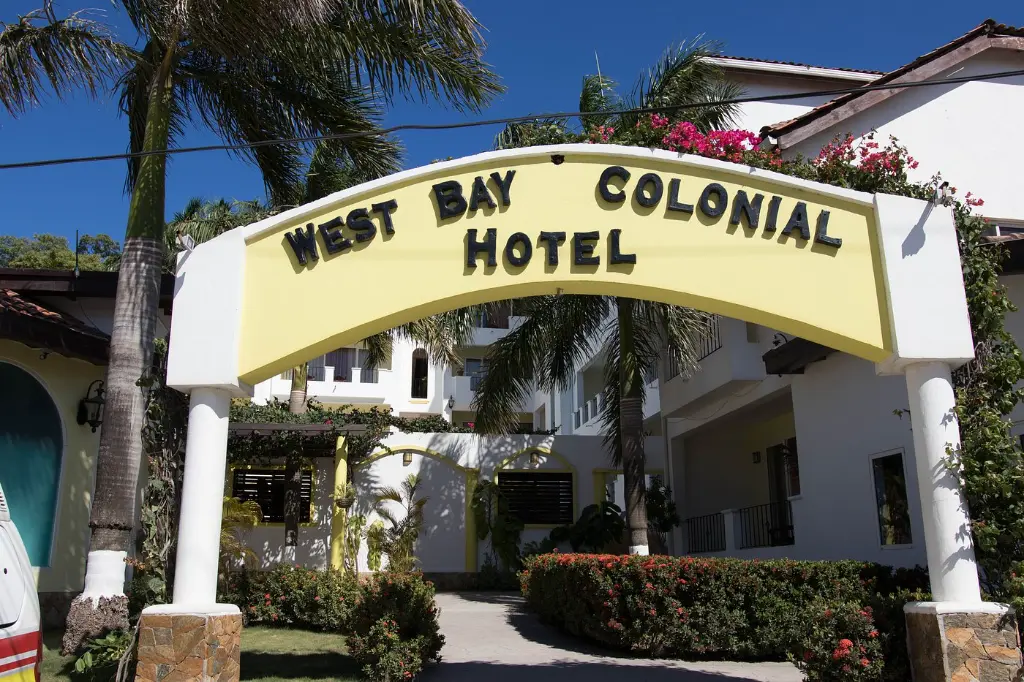 west-bay-colonial-suites (5).webp