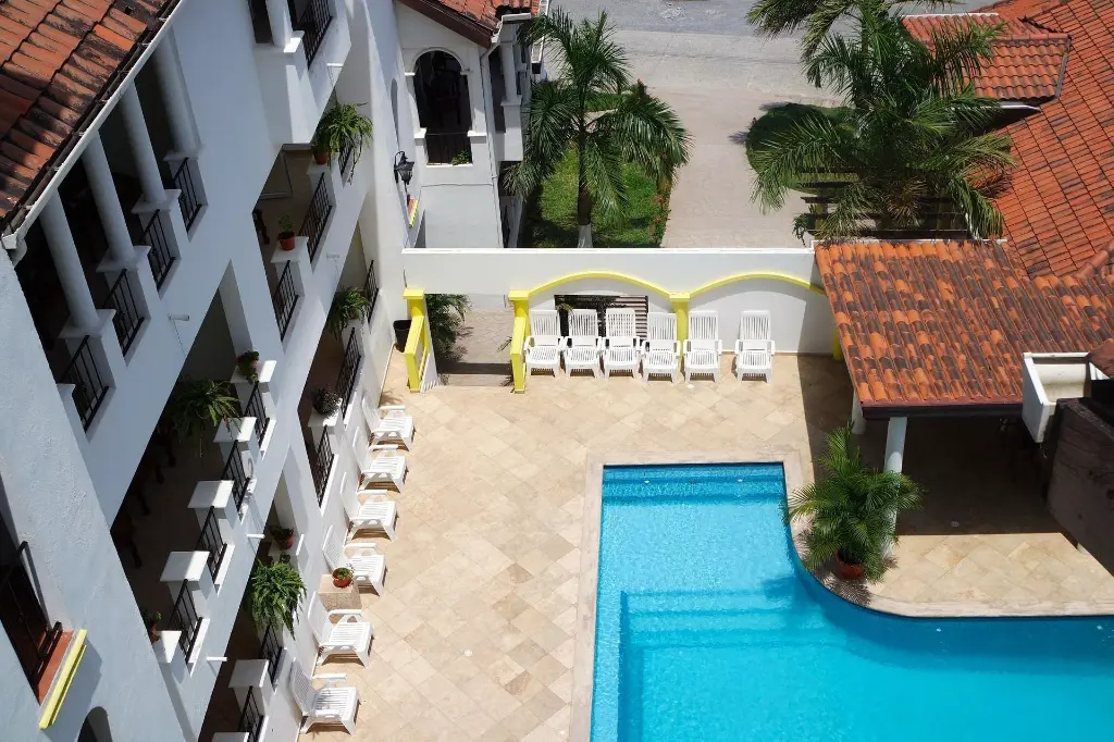 west-bay-colonial-suites (27).webp