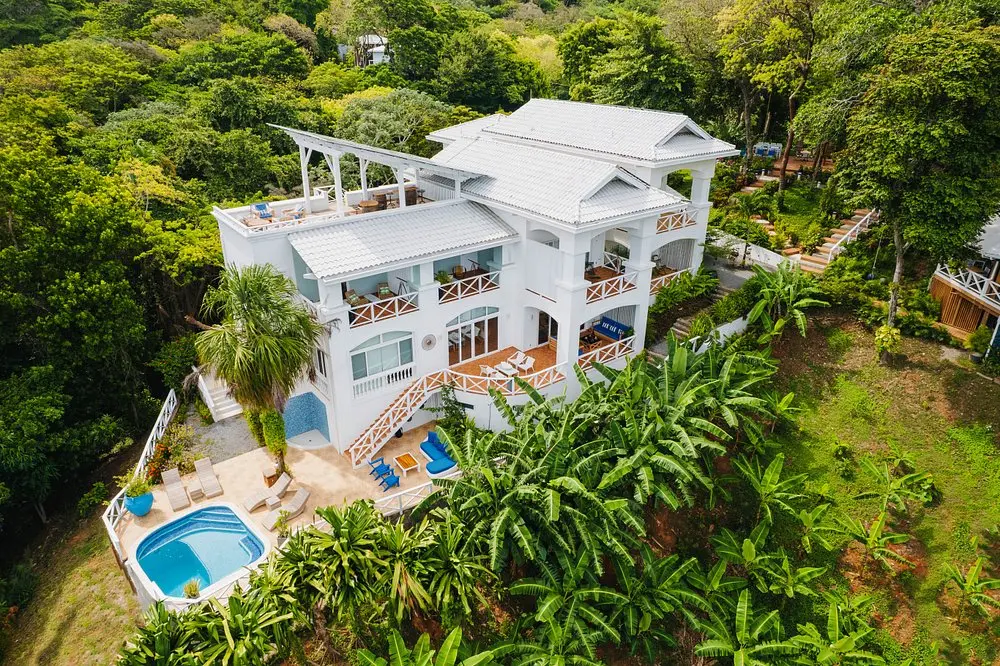 Blue Roatan Resort 